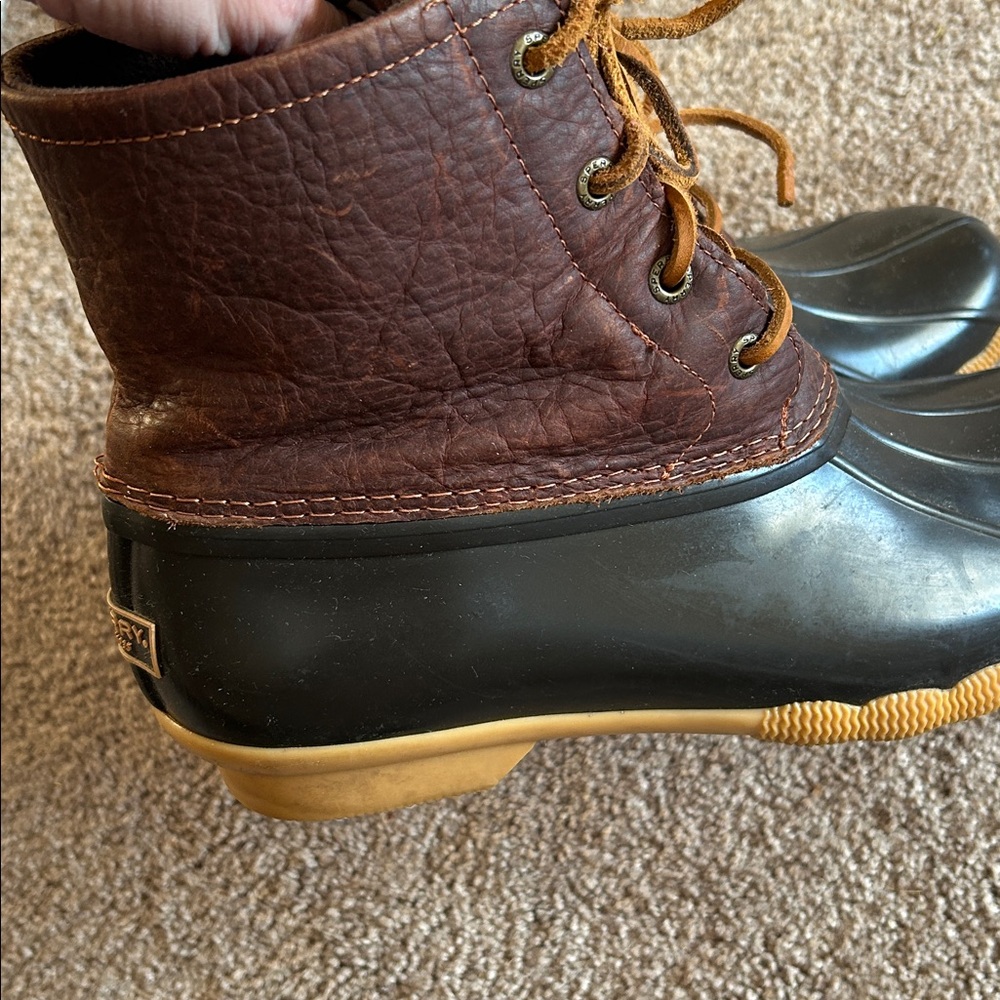 Sperry Brown and Black Boots with Tan Laces - Picture 4 of 8
